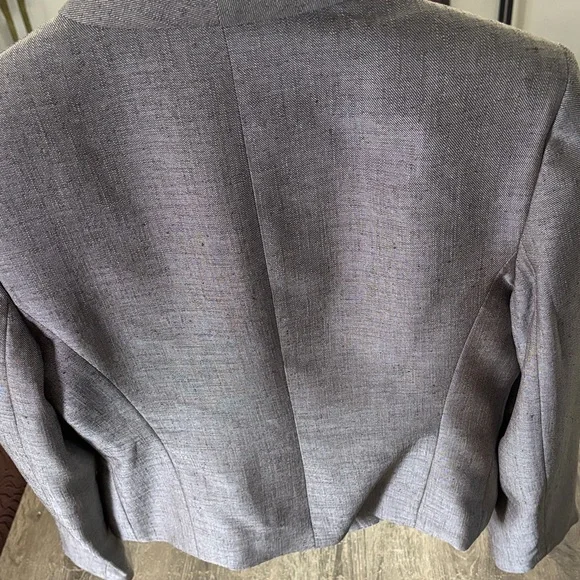 Le Suit Classic Gray Tailored Blazer | Structured Fit Elegant Workwear - Picture 14 of 14